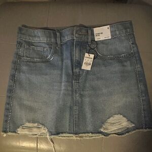 Express straight, midrise jean mini skirt size 4 NWT
